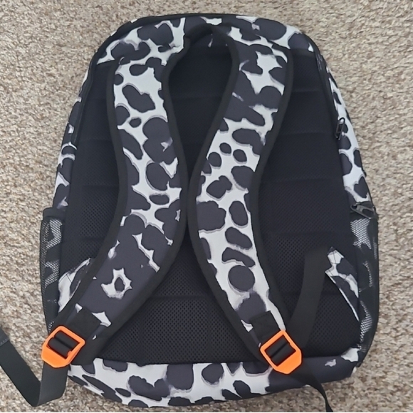 Nike Black and White Backpack with Orange Logo XL Brasila - Picture 6 of 7